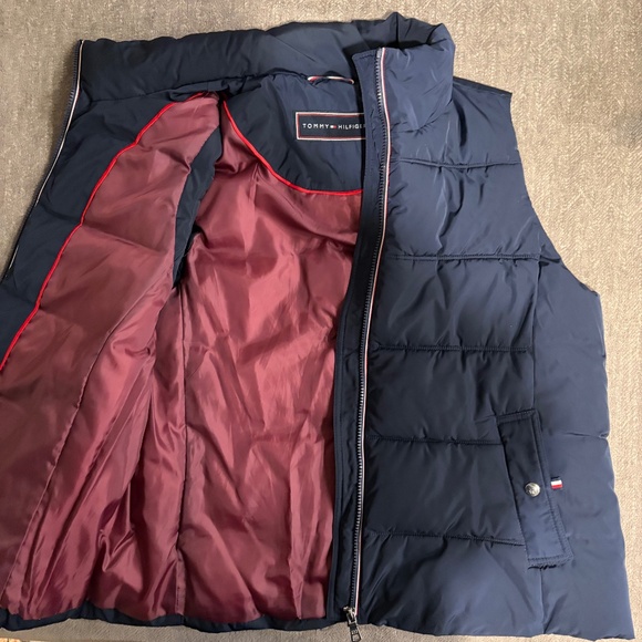 Tommy Hilfiger Puffer Vest – Navy Blue (Size XL) - Picture 3 of 4